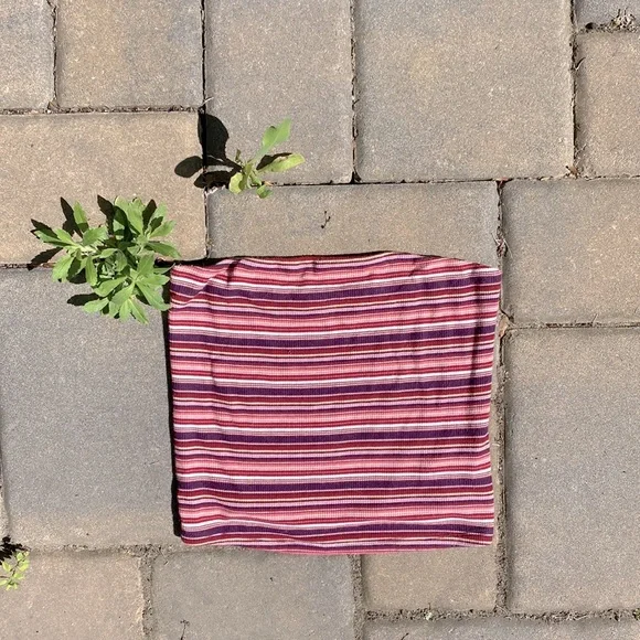 Soft ribbed halter top - Picture 1 of 3